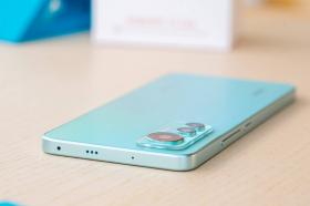 “Địa chấn” nhà Xiaomi giống hệt iPhone 13 nhưng giá rẻ bằng một nửa !